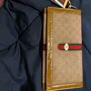 Vintage Gucci wallet from the 70s
